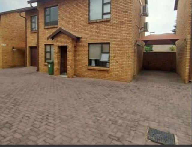 3 BEDROOM HOUSE FOR SALE IN NEW REDRUTH